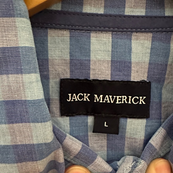 Stylish Blue Checkered Casual Shirt for Men - Picture 2 of 3